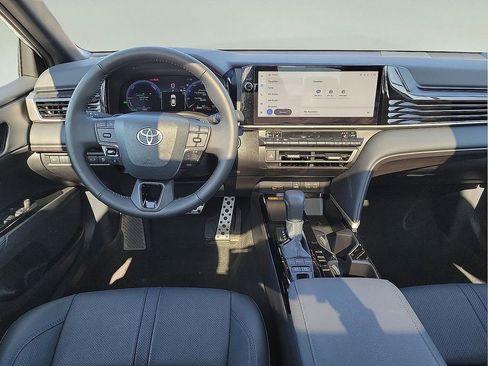 Used 2025 Toyota Camry XSE image 10