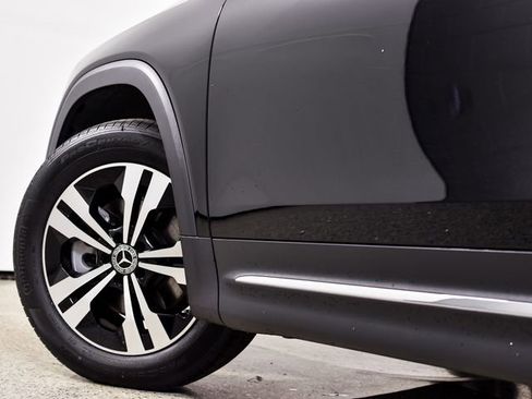 Certified 2025 Mercedes-Benz GLB 250 image 15