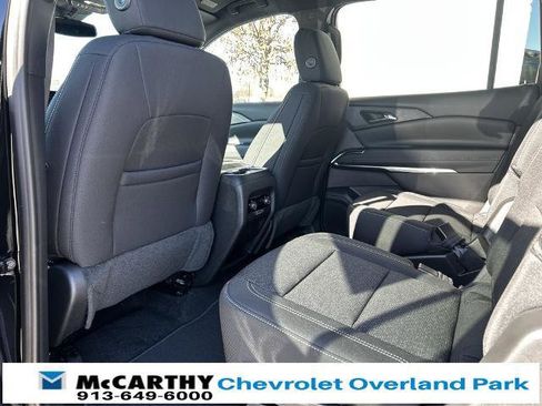New 2026 Chevrolet Traverse LT image 18