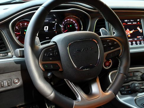 Used 2017 Dodge Challenger SRT Hellcat image 49