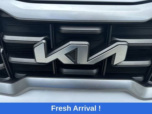 Used 2025 Kia Telluride S FWD image 10