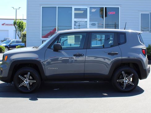 Used 2020 Jeep Renegade Sport AWD/4WD image 3
