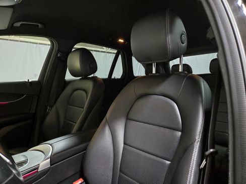 Used 2022 Mercedes-Benz GLC 300 4MATIC image 21
