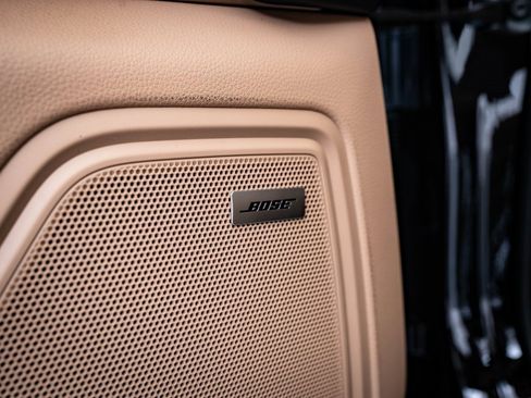 Certified 2025 Porsche Macan image 23