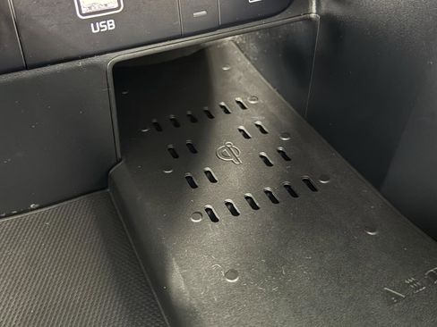 Used 2021 Kia Sorento EX image 25