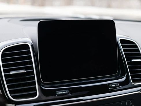 Used 2018 Mercedes-Benz GLS 450 4MATIC image 19