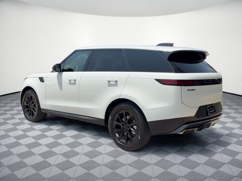 Used 2025 Land Rover Range Rover Sport SE AWD/4WD image 3