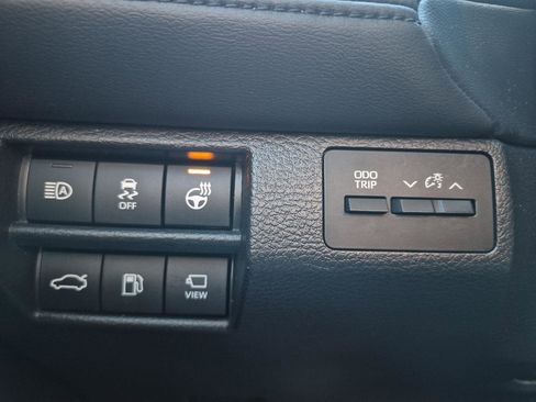 Used 2022 Toyota Avalon Touring w/ Advanced Safety Package FWD image 15