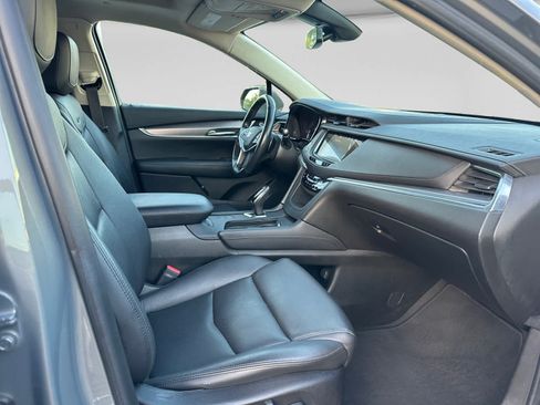 Used 2019 Cadillac XT5 Premium Luxury FWD image 16