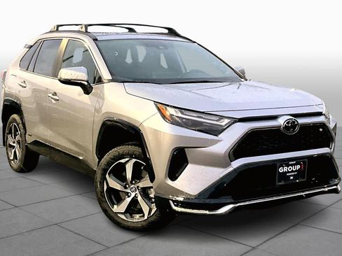 New 2025 Toyota RAV4 SE image 2