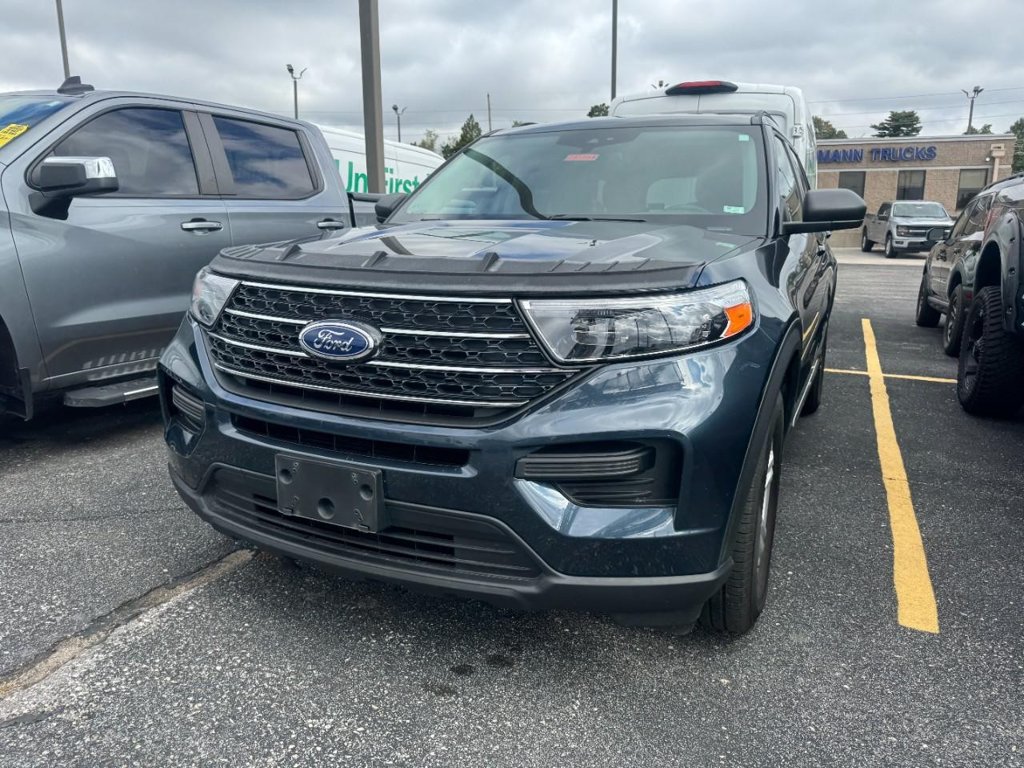 Used 2024 Ford Explorer XLT AWD/4WD image 4