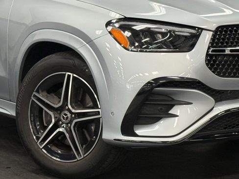 Used 2025 Mercedes-Benz GLE 450e 4MATIC image 4