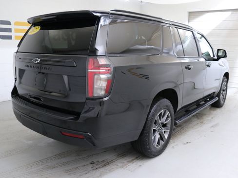 Used 2023 Chevrolet Suburban Z71 w/ Luxury Package image 9