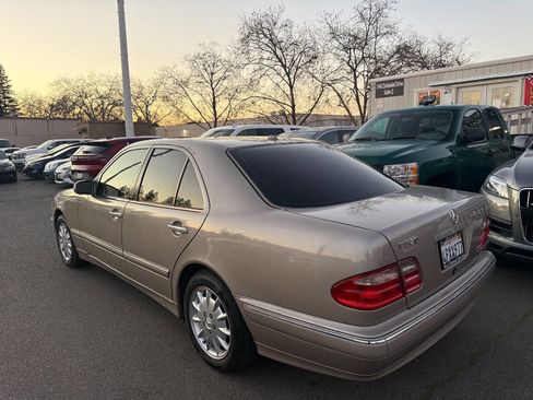 Used 2001 Mercedes-Benz E 320 Sedan image 5