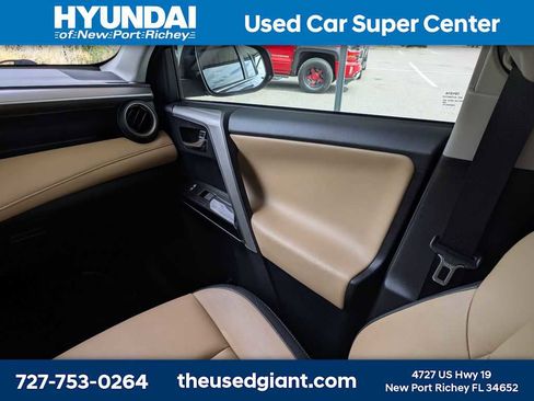 Used 2018 Toyota RAV4 Limited w/ Advanced Technology Package FWD image 19