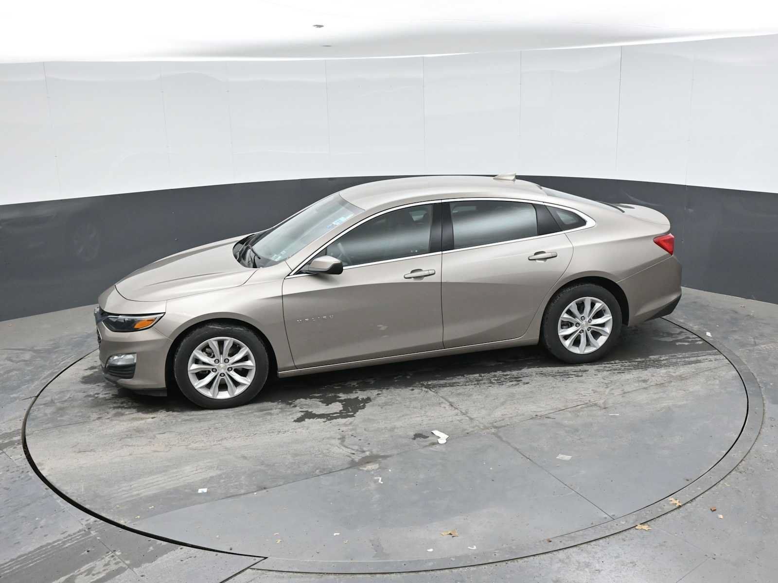Used 2025 Chevrolet Malibu LT FWD image 14