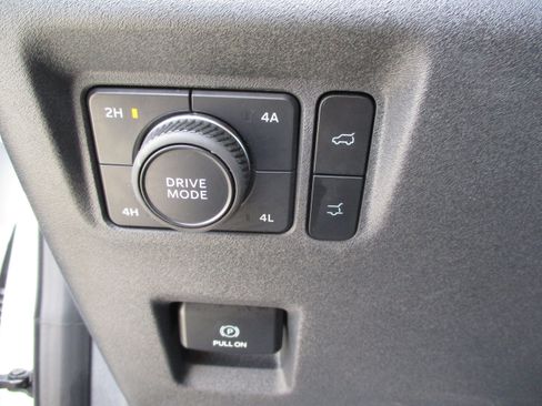 Used 2025 Ford Expedition Max Active AWD/4WD image 34