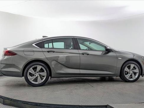 Used 2018 Buick Regal Preferred w/ Driver Confidence Package #1 FWD image 6