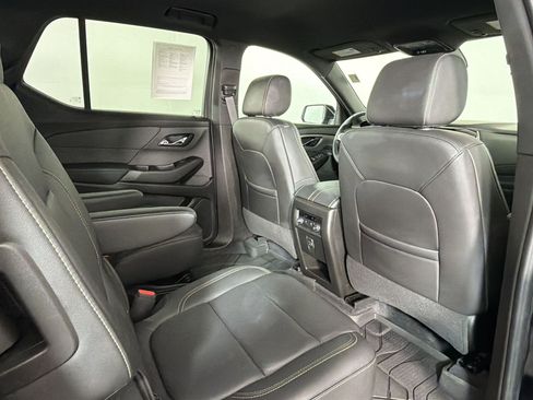 Used 2023 Chevrolet Traverse LT w/ LPO, Floor Liner Package FWD image 28