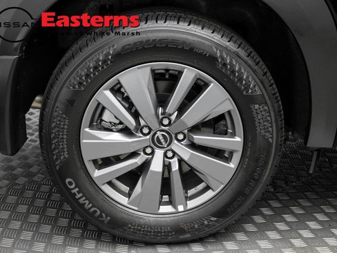 Used 2025 Nissan Pathfinder S image 29