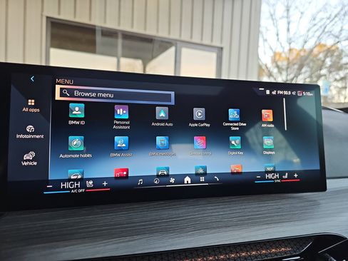 New 2026 BMW 330i Sedan w/ M Sport Package image 23