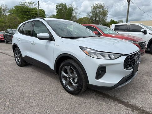 Used 2025 Ford Escape ST-Line Select image 2
