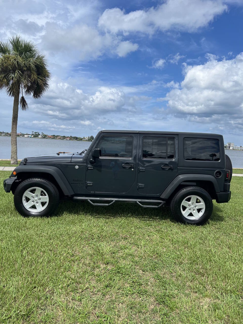Used 2016 Jeep Wrangler Unlimited Sport w/ Quick Order Package 24S AWD/4WD image 3