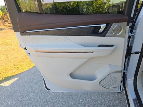 New 2026 Buick Enclave Avenir w/ Super Cruise Package image 11