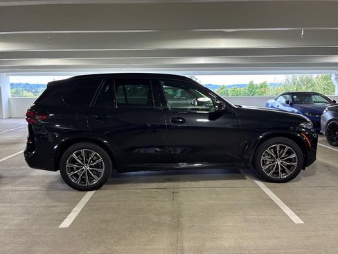 Used 2026 BMW X5 xDrive50e w/ M Sport Package AWD/4WD image 6