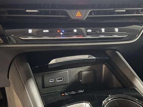 Used 2024 Buick Envision Preferred AWD/4WD image 19