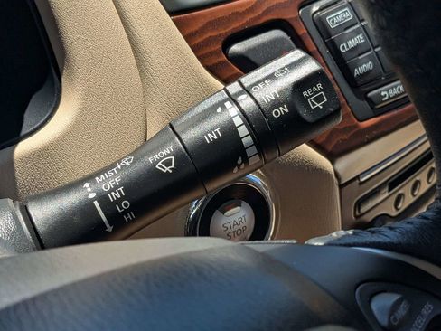Used 2017 Nissan Pathfinder Platinum FWD image 26