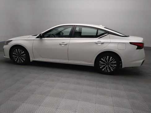 Used 2024 Nissan Altima 2.5 SV FWD image 3