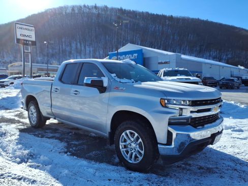 Used 2021 Chevrolet Silverado 1500 LT image 1