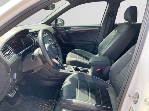 Used 2022 Volkswagen Tiguan SEL R-Line AWD/4WD image 9