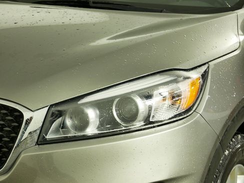 Certified 2017 Kia Sorento LX w/ LX Convenience Package image 11