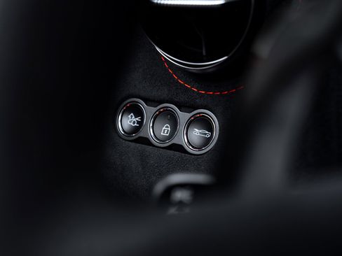 Used 2024 McLaren 750S Spider RWD image 58