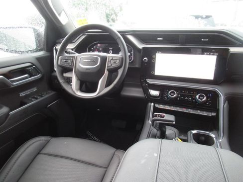 Used 2025 GMC Sierra 1500 Denali w/ Denali Reserve Package AWD/4WD image 13