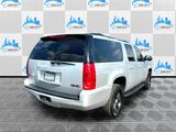 Used 2010 GMC Yukon XL SLT w/ SLT-2 Equipment Package image 3