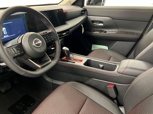 New 2026 Nissan Kicks SR w/ Cold Weather Package image 15