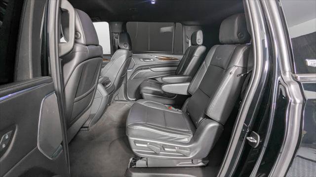 Used 2022 Cadillac Escalade ESV Luxury RWD image 16