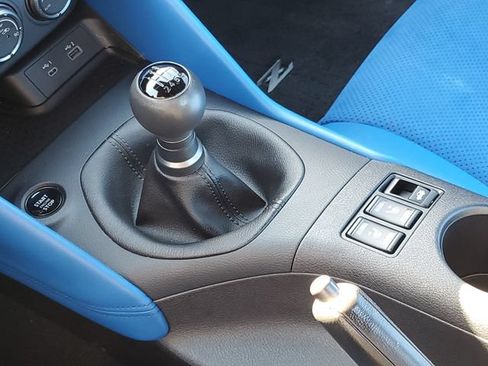 Used 2024 Nissan Z Performance w/ Floor Mat Package RWD image 33