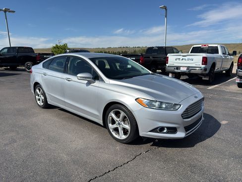 Used 2016 Ford Fusion SE AWD/4WD image 3
