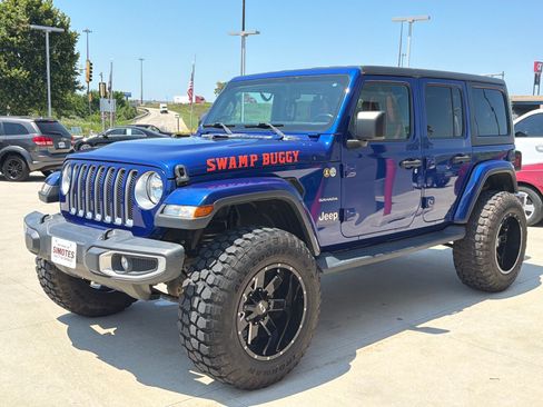 Used 2020 Jeep Wrangler Unlimited Sahara AWD/4WD image 4