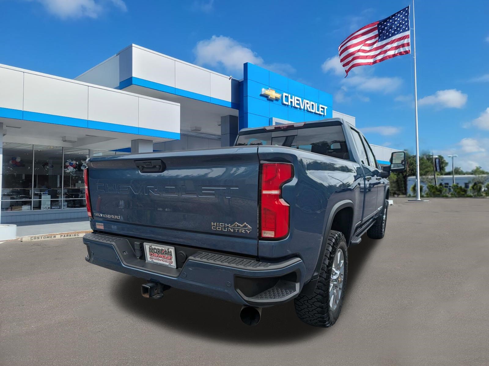 Used 2024 Chevrolet Silverado 2500 High Country w/ High Country Premium Package AWD/4WD image 3
