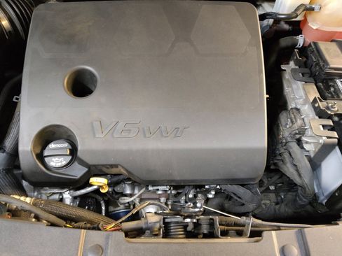 Used 2019 Chevrolet Traverse LT FWD image 30