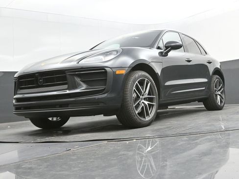 New 2025 Porsche Macan image 30