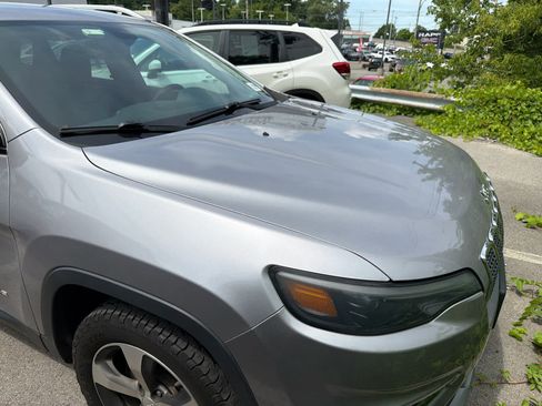 Used 2019 Jeep Cherokee Limited AWD/4WD image 4