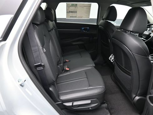 New 2026 Kia Sorento S FWD image 25
