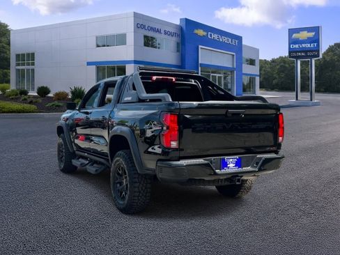 Certified 2025 Chevrolet Colorado ZR2 w/ Midnight Edition AWD/4WD image 4