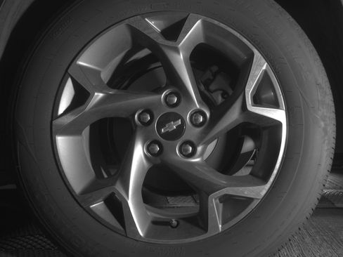 Used 2025 Chevrolet Trax LT FWD image 14